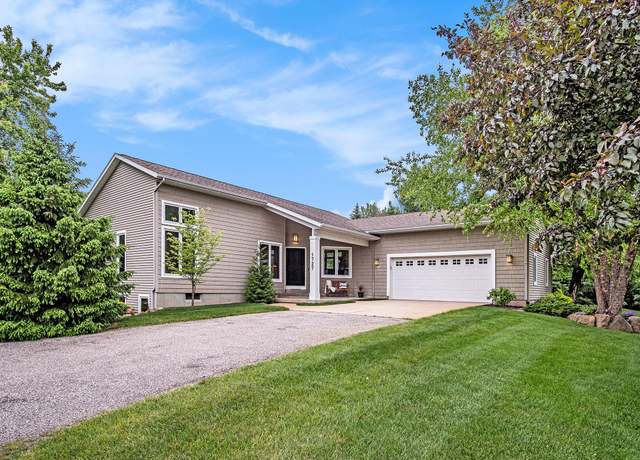 Property at 1727 Pointed Stone Trl, Lowell, MI 49331, 4 beds, 3.5 baths
