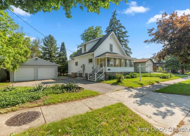 Property at 204 Lewis St, Rockford, MI 49341, 3 beds, 1.5 baths