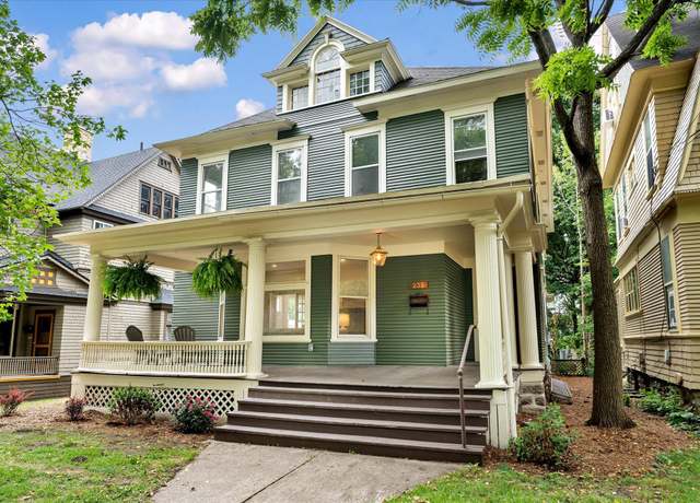 Property at 233 Morris Ave SE, Grand Rapids, MI 49503, 6 beds, 4 baths