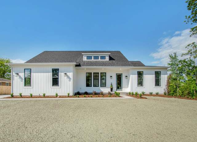 Property at 116 Kara Ct, Rockford, MI 49341, 4 beds, 3.5 baths