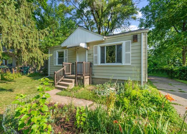 Property at 1099 Hawthorne Ave, Ypsilanti, MI 48198, 2 beds, 1 bath