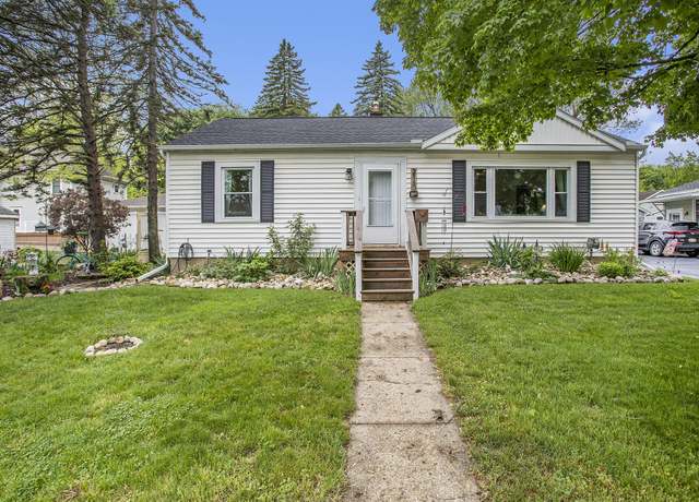 Property at 211 East Dr, Marshall, MI 49068, 3 beds, 1.5 baths