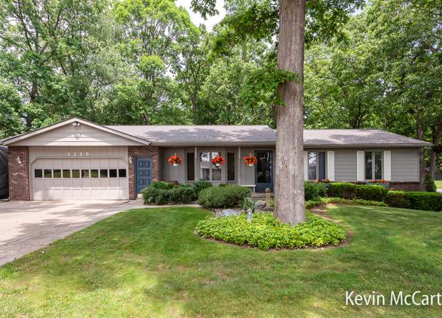 Property at 1289 Harding St NW, Walker, MI 49544, 3 beds, 2 baths