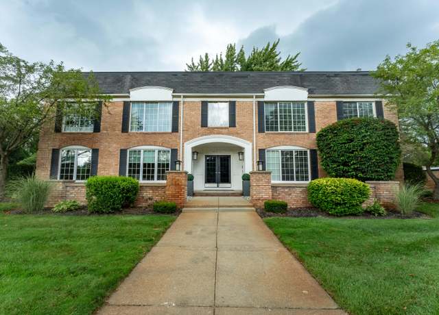 Property at 150 E Long Lake Rd #5, Bloomfield Hills, MI 48304, 2 beds, 2 baths