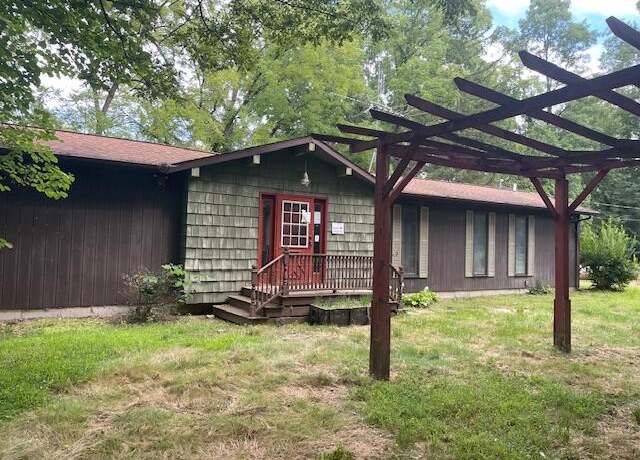 Property at 56057 Cowling Rd, Three Rivers, MI 49093, 3 beds, 1 bath