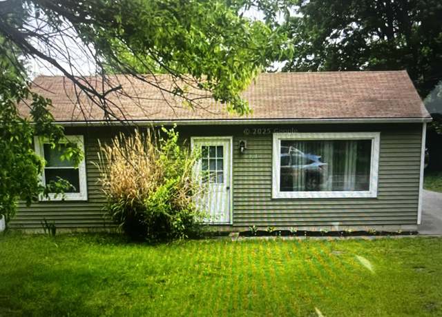 Property at 101 76th St SE, Grand Rapids, MI 49508, 2 beds, 1 bath
