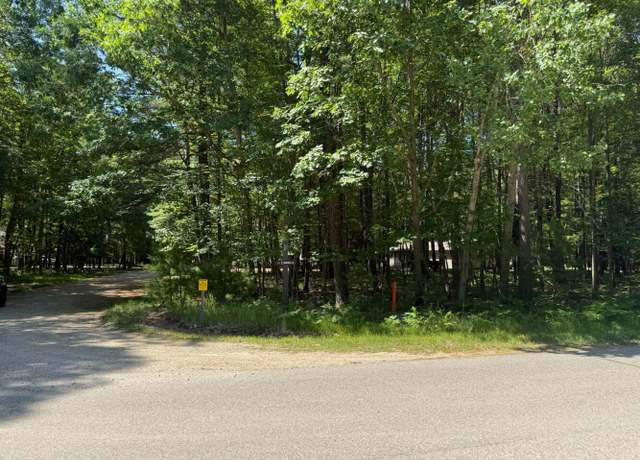 Property at 8995 Crestwood Ct #518, Stanwood, MI 49346