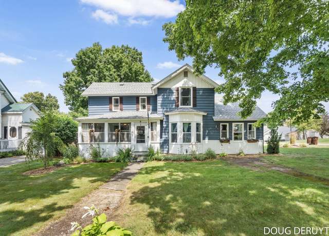Property at 145 Oak St, Freeport, MI 49325, 3 beds, 3.5 baths