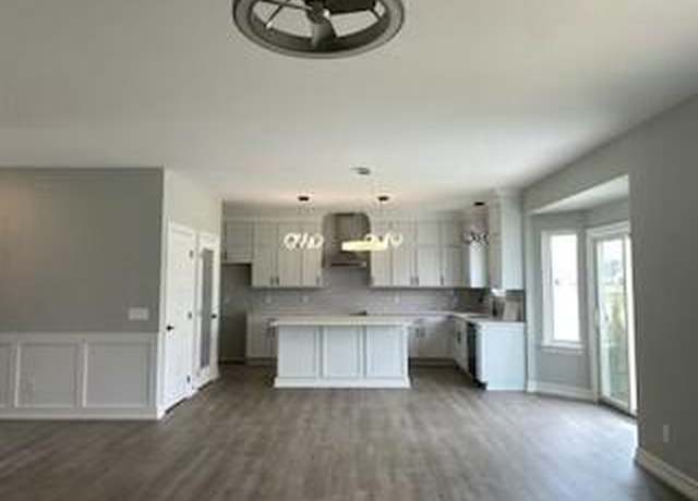 Property at 5088 Wilshire Drive Dr #52, Dundee, MI 48131, 4 beds, 2.5 baths
