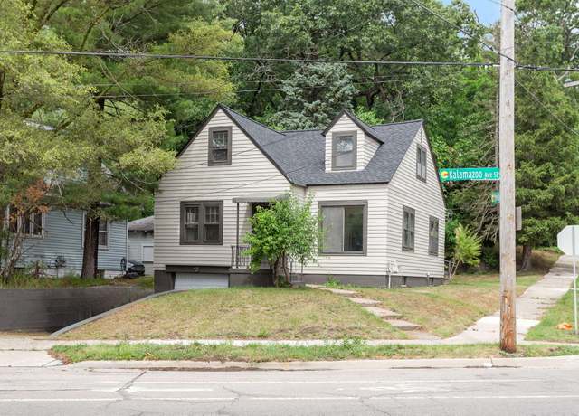 Property at 1680 Kalamazoo Ave SE, Grand Rapids, MI 49507, 3 beds, 2.5 baths