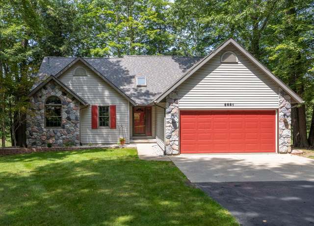 Property at 9681 Club House Dr W, Canadian Lakes, MI 49346, 4 beds, 3 baths