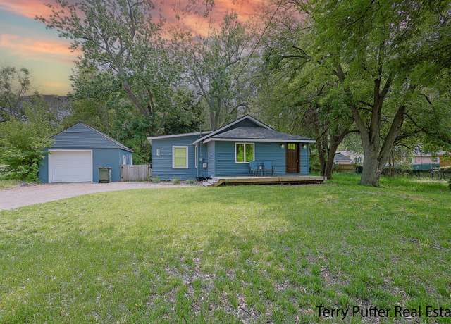 Property at 987 Oak Ave, Muskegon, MI 49442, 3 beds, 1 bath