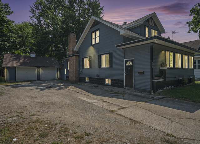 Property at 332 S Hooker Ave, Three Rivers, MI 49093, 4 beds, 1 bath