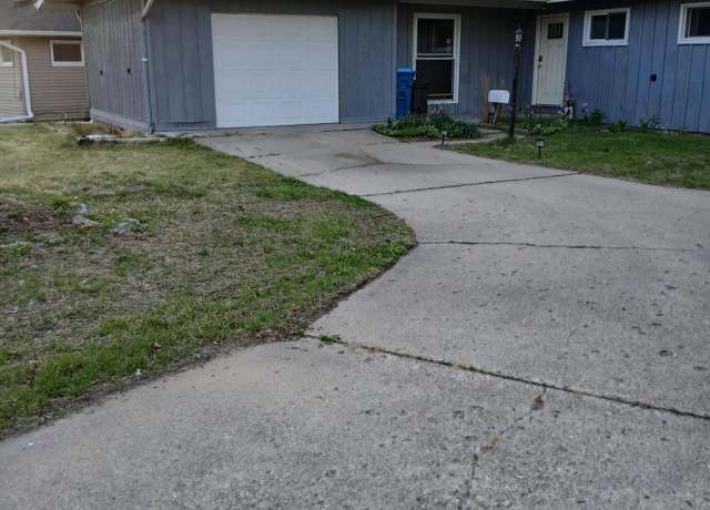 Property at 317 Country Club Ter, Battle Creek, MI 49015, 2 beds, 2 baths