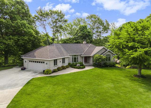 Property at 565 Hawksnest Dr, South Haven, MI 49090, 4 beds, 3.5 baths