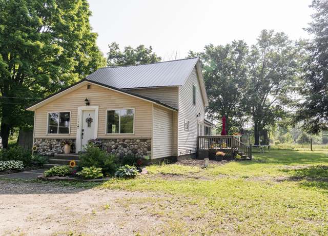 Property at 1144 S Oak Ave, White Cloud, MI 49349, 2 beds, 1 bath