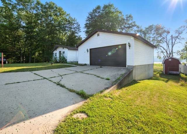 Property at 20041 E Chippewa Dr, Chippewa Lake, MI 49320, 3 beds, 2 baths