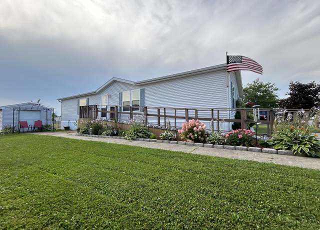 Property at 323 Grand River Dr, Adrian, MI 49221, 3 beds, 2 baths