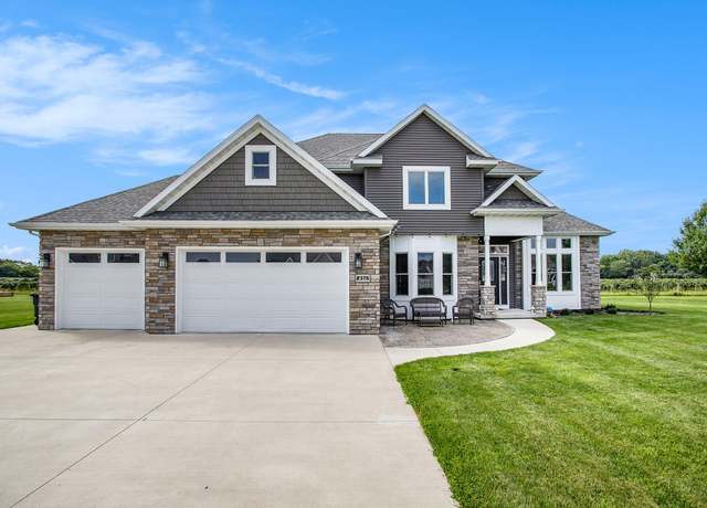 Property at 2376 Ulrich Ln, Stevensville, MI 49127, 4 beds, 4.5 baths