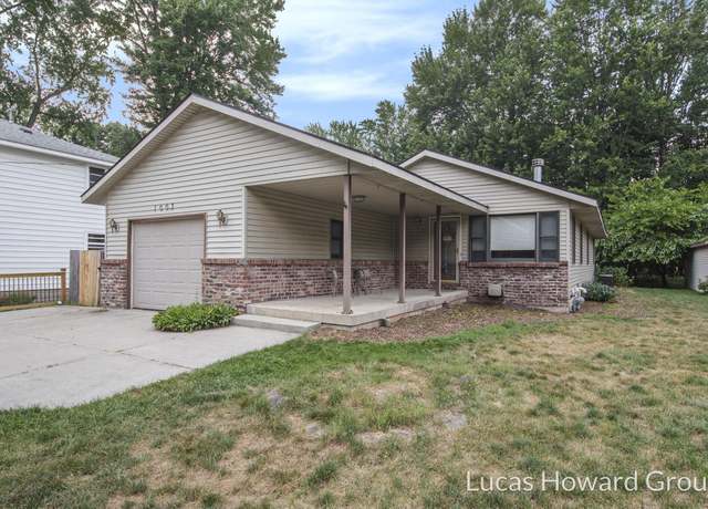 Property at 1003 Kusterer Dr NW, Grand Rapids, MI 49534, 3 beds, 2 baths