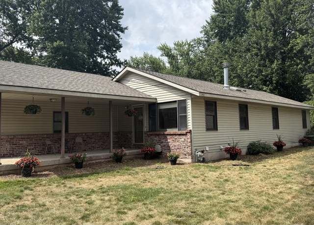 Property at 1003 Kusterer Dr NW, Grand Rapids, MI 49534, 3 beds, 2 baths