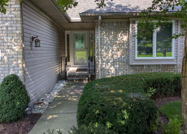 Property at 410 Oak Arbor Dr #1, Rochester, MI 48306, 4 beds, 2.5 baths