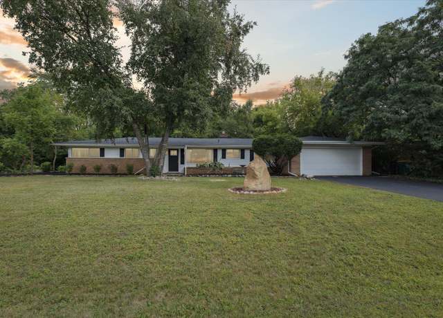 Property at 30070 Lochmoor St, Farmington Hills, MI 48334, 4 beds, 3 baths