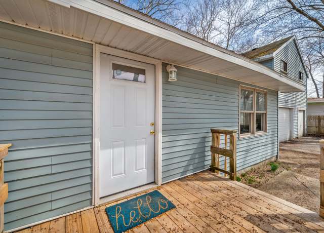 Property at 1585 Leeds Ave, Benton Harbor, MI 49022, 2 beds, 1 bath