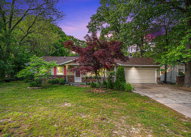 Property at 81 Dunton Ave, Holland, MI 49424, 4 beds, 2 baths