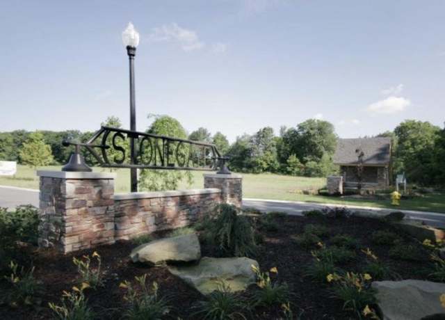 Property at 176 Stonegate Ct, Battle Creek, MI 49015