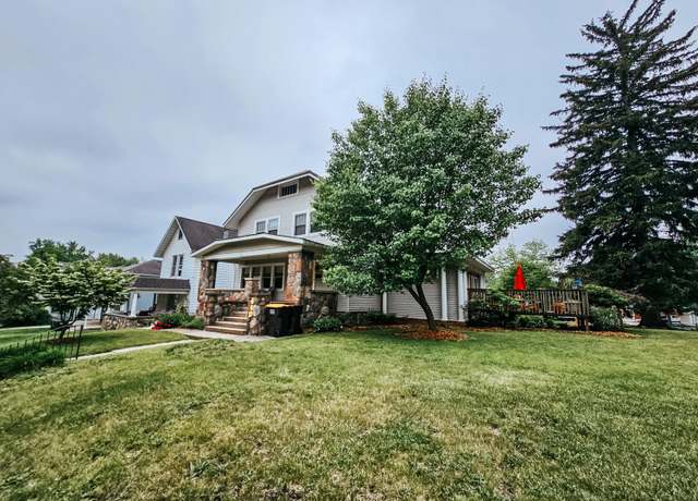 Property at 140 Hillsdale St, Hillsdale, MI 49242, 6 beds, 2 baths