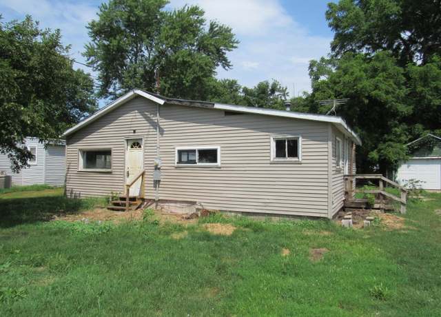 Property at 809 Washington St, Nashville, MI 49073, 2 beds, 1 bath