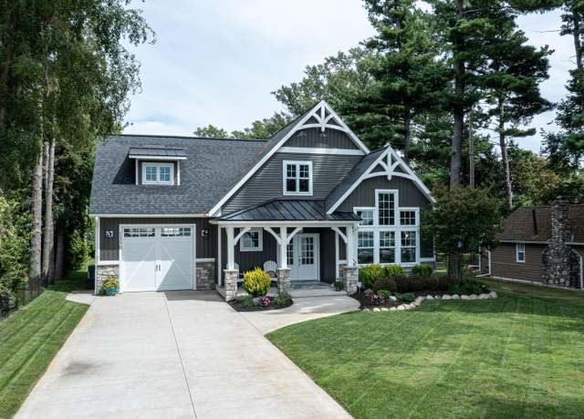 Property at 1350 N Shore Dr, Mears, MI 49436, 3 beds, 2 baths