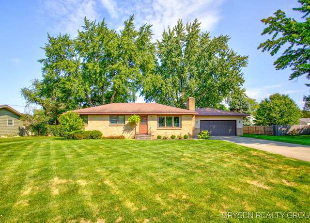Property at 2127 Mulberry Ln, Jenison, MI 49428, 3 beds, 1.5 baths