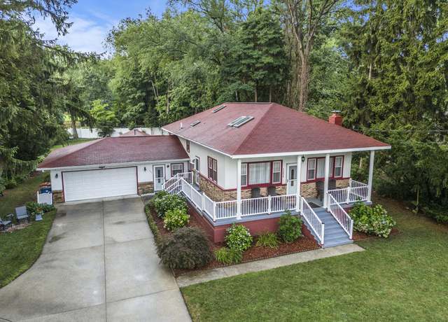 Property at 1254 S Shore Dr, Holland, MI 49423, 3 beds, 2 baths