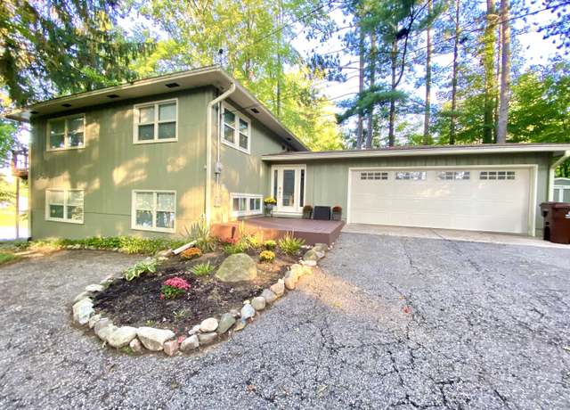 Property at 10755 Otahnagon Dr, Stanwood, MI 49346, 5 beds, 2 baths
