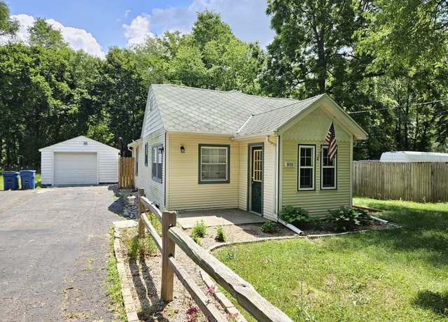 Property at 1616 Nazareth Rd, Kalamazoo, MI 49048, 2 beds, 1.5 baths