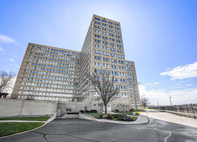 Property at 8900 E Jefferson Ave #1109, Detroit, MI 48214, 1 bed, 1 bath