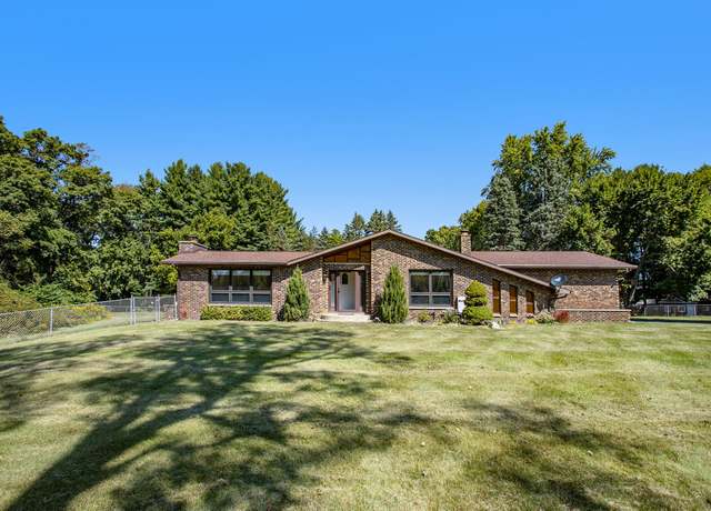 Property at 8005 Division Dr, Battle Creek, MI 49014, 3 beds, 2 baths