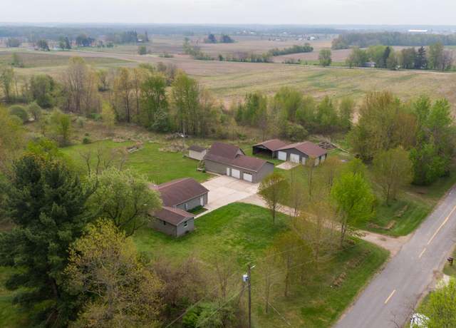 Property at 15105 Carpenter Rd, Three Oaks, MI 49128, 3 beds, 2 baths