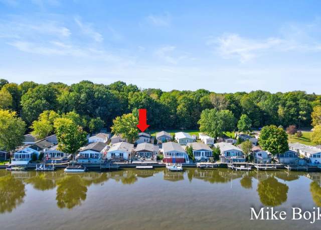 Property at 6236 Arrowhead Dr #31, Fennville, MI 49408, 3 beds, 2 baths