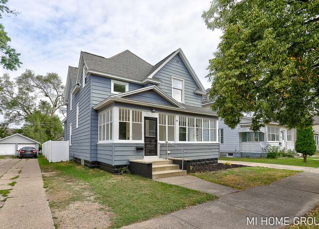 Property at 59 W 17th St, Holland, MI 49423, 4 beds, 2.5 baths