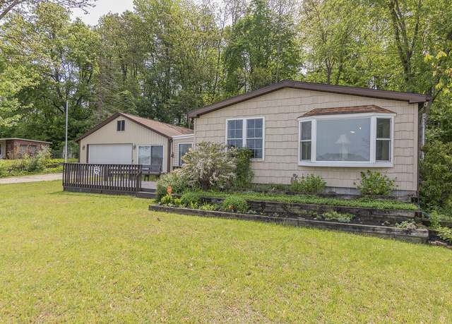 Property at 10303 Walnut Dr, Three Rivers, MI 49093, 2 beds, 2 baths
