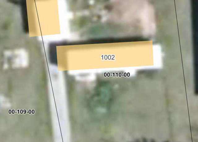 Property at 1002 Vallado Dr, Weidman, MI 48893