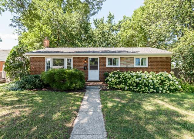 Property at 8989 Parent St, Livonia, MI 48150, 3 beds, 2 baths