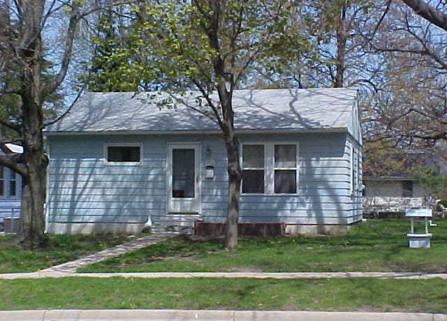 Property at 324 Goguac St W, Battle Creek, MI 49015, 2 beds, 1 bath