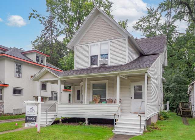 Property at 723 Wheaton Ave, Kalamazoo, MI 49008, 5 beds, 3 baths