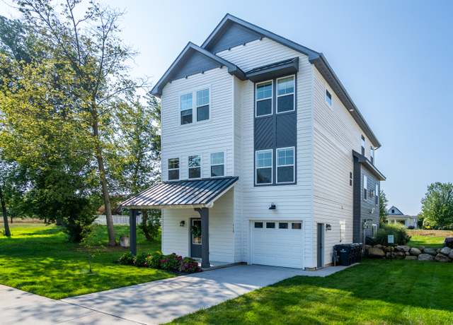 Property at 118 Elkenburg St #20, South Haven, MI 49090, 5 beds, 4.5 baths