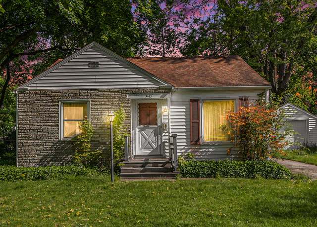 Property at 1515 Fulton St, Kalamazoo, MI 49001, 2 beds, 1 bath