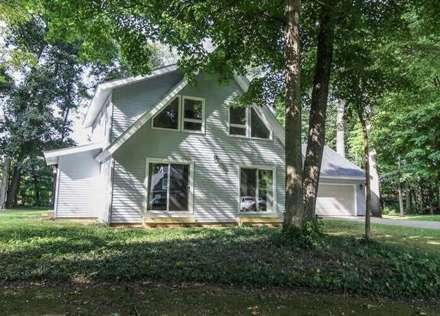 Property at 56512 Brave Dr, Three Rivers, MI 49093, 4 beds, 2.5 baths